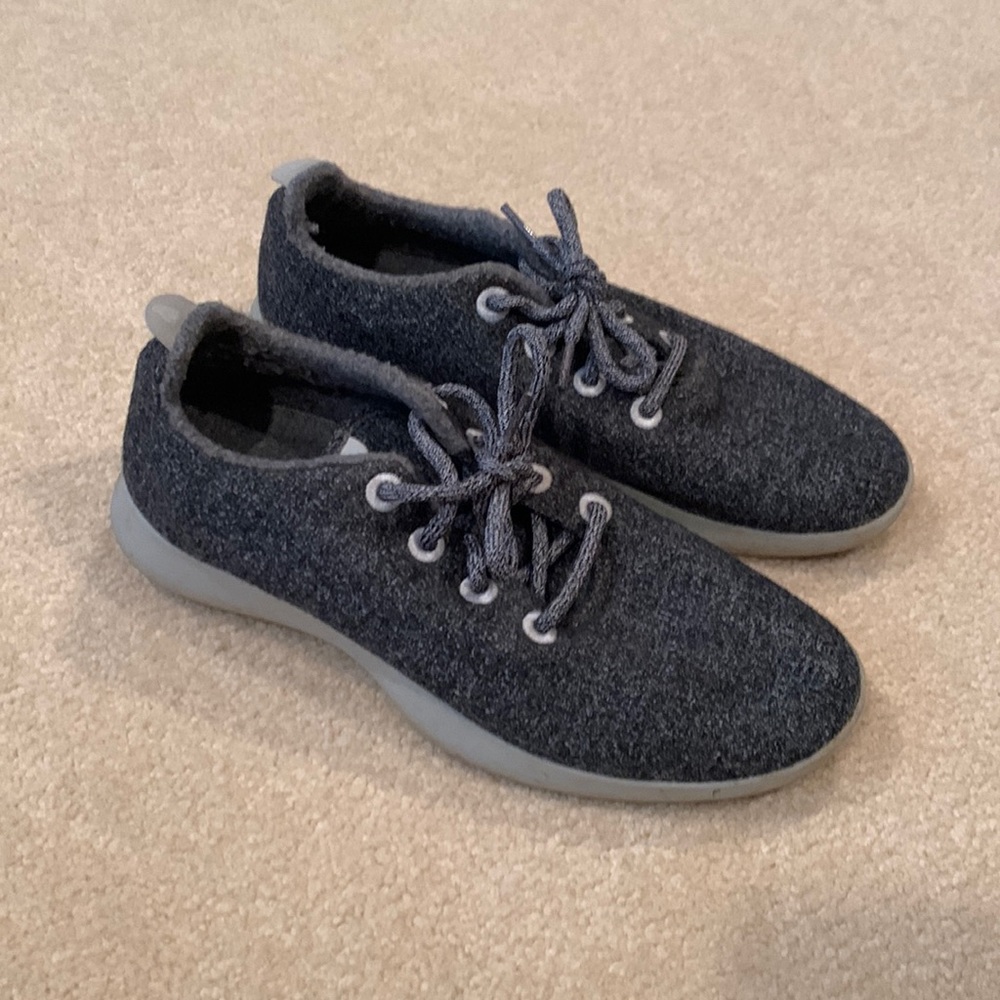 ALLBIRDS grey wool sneakers - size Women's 11. Very gently used